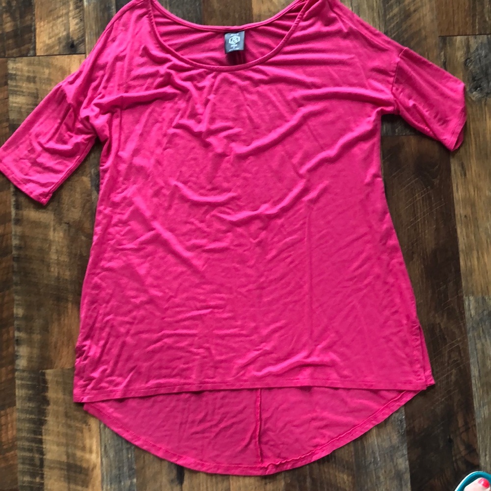 Agnes & Dora Tee
